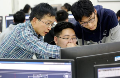 探尋非金屬礦產業科學產教深度融合的“金鑰匙”——記秦廣超團隊碳酸鈣技術研發